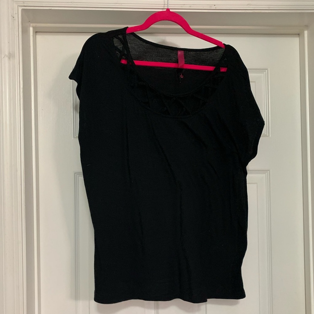 Black t shirt